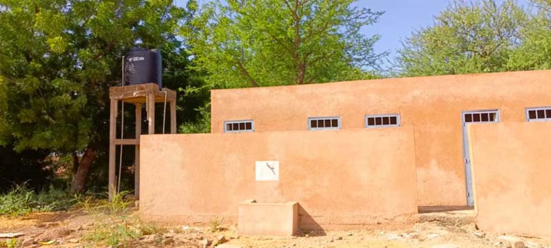 Latrines groupe scolaire secondaire